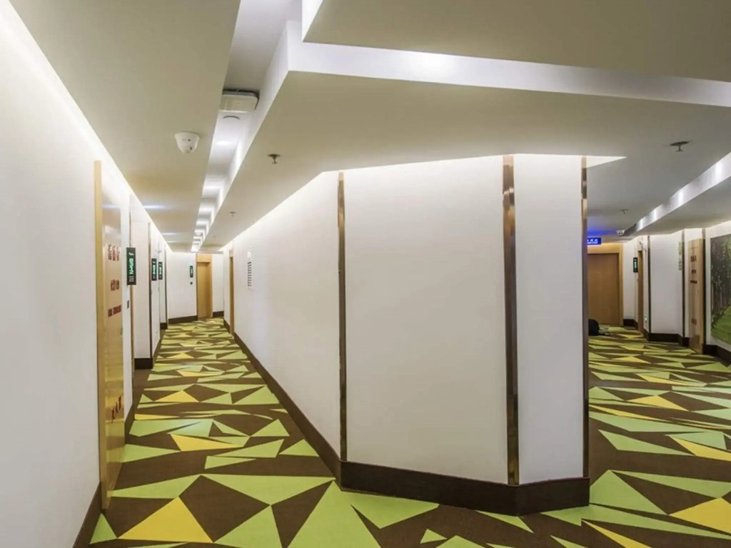 Vatica Xuzhou High Speed Railway Station Hotel