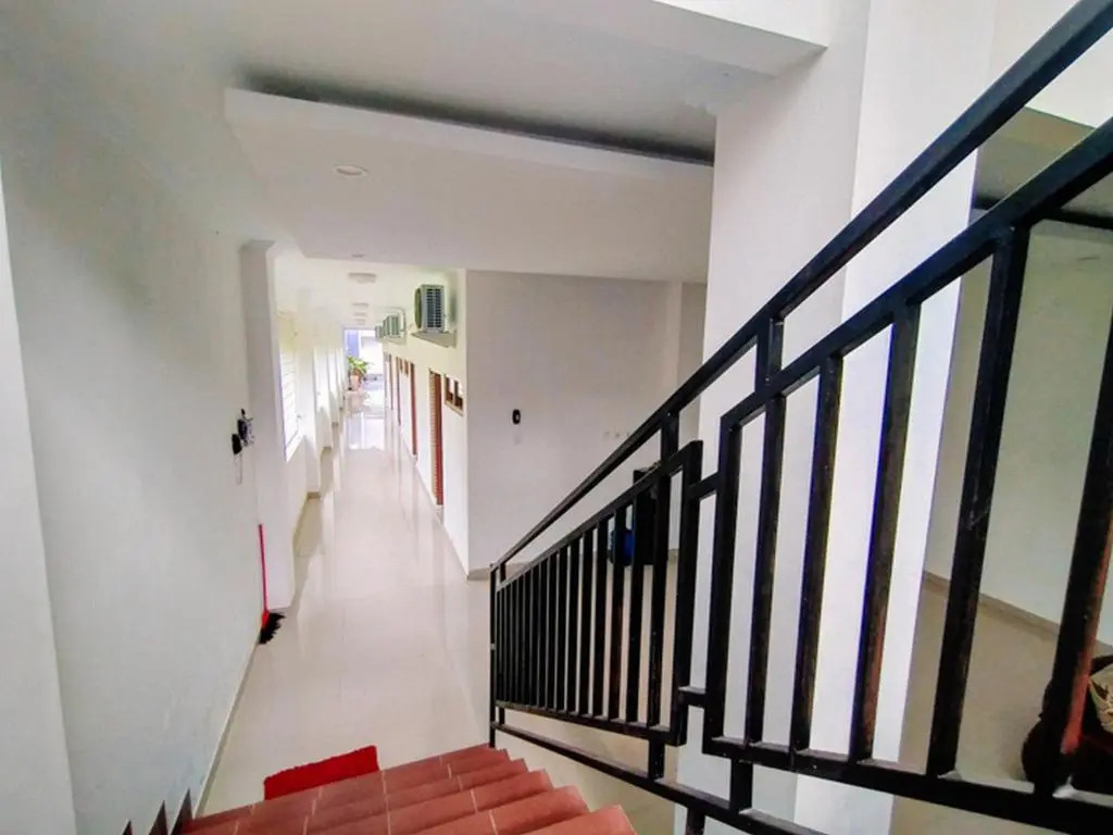 RedDoorz At Artomoro Guest House