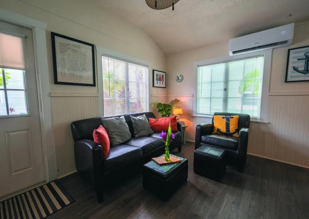 Treasure Island Sunset Beach Bungalow by Tech Travel