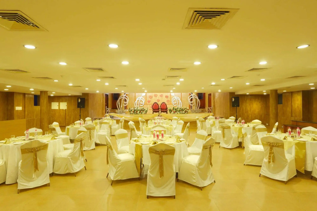 Отель Коллама The Quilon Beach and Convention Center