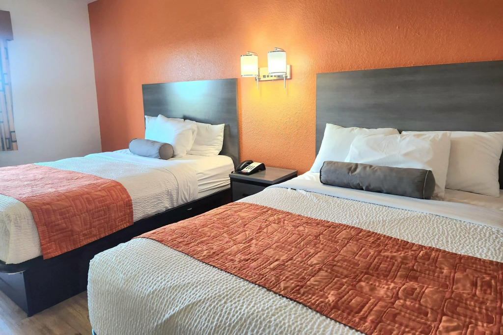 Howard Johnson by Wyndham Galveston