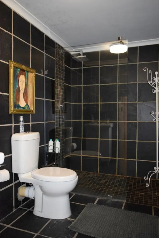 Modern 3 Bedroom Apartment in Central Cape Town