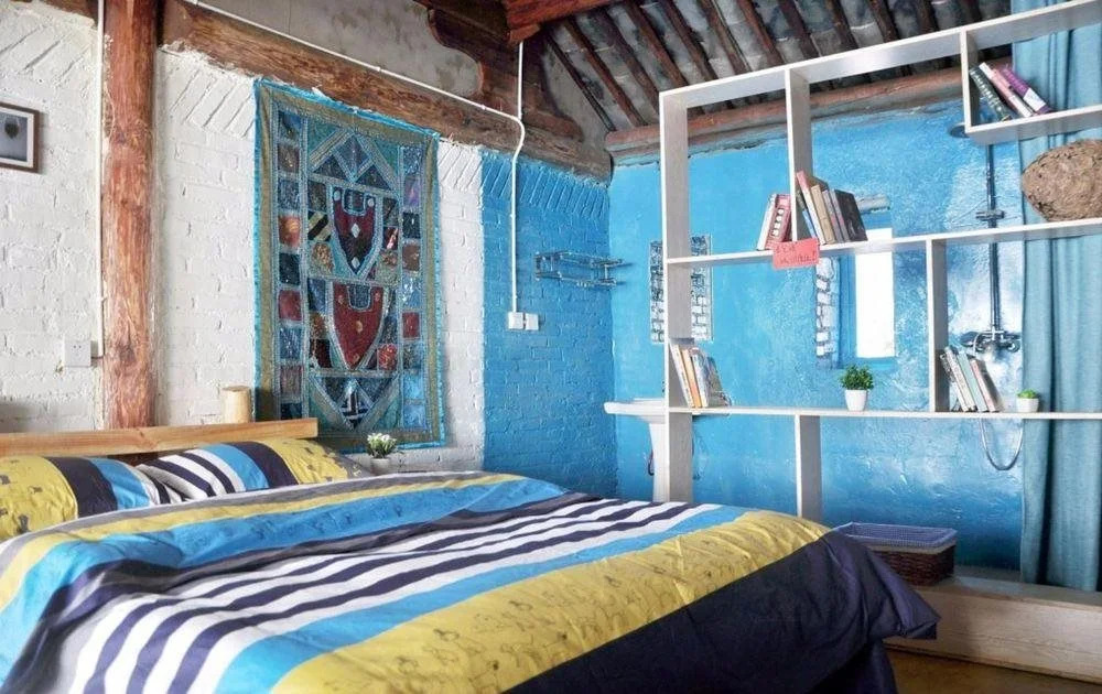Dali 12 times international youth hostel