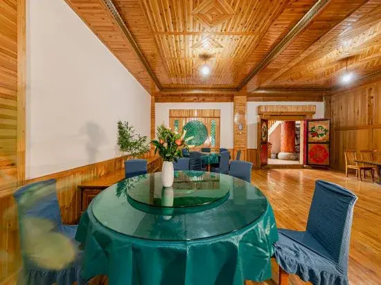 Songjing Bieyuan Homestay (Shangri-La Ganden Sumtseling Monastery)