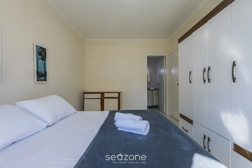 2 Bdrm apt 250m From the Beach in Center Sdc0601