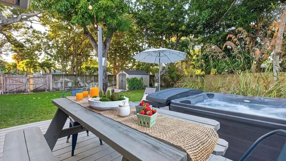 Hot Tub, Firepit, Deck | 10mins to Beach | Middle Terrace Cottage by AvantStay
