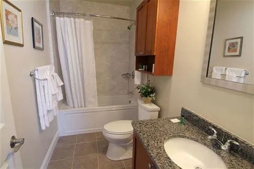 Crescent Suites Hotel