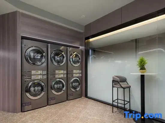 Ordos Dongsheng District National Fitness Center Atour Hotel