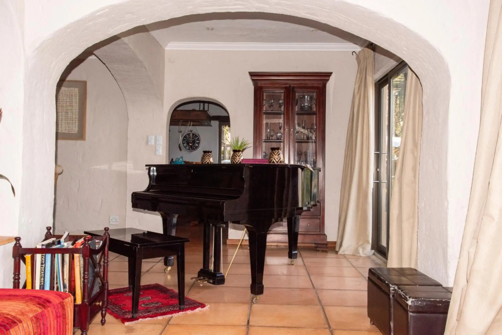 Vintage Serene Villa
