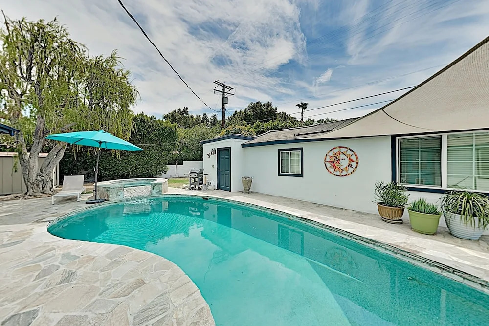 New Listing! All-suite Oasis W/ Casita, Pool & Spa 3 Bedroom Home
