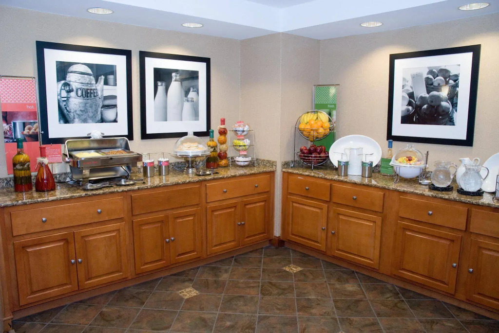 Hampton Inn & Suites Manchester-Bedford
