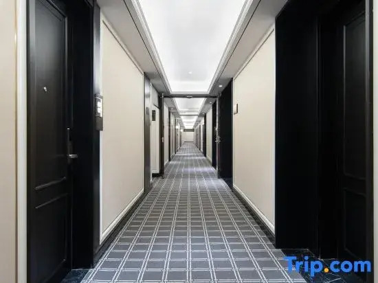 Hizan Deluxe Hotel (Yancheng High-speed Railway Station · Yueda 889 Commercial Plaza Branch)