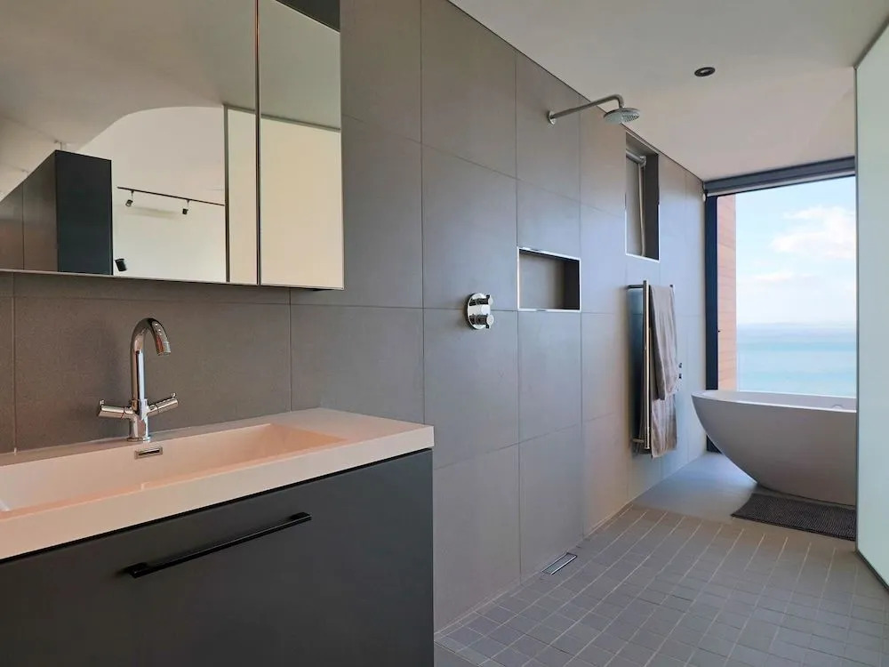 22 Protea - Luxury, Style and Elegance - Sleeps 12 in 6 En-suite Bedrooms