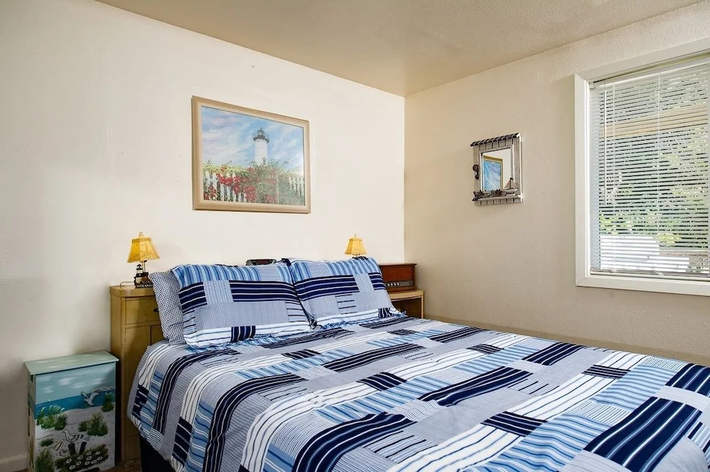 The Lighthouse in Lincoln City 2 Bedrooms 2 Bathrooms Home