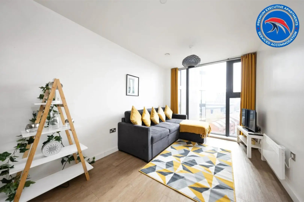 LONG STAYS - 30 AND 15 PERCENT OFF MONTHLY & WEEKLY STAYS, PERFECT FOR BUSINESS, FAMILIES, RELOCATIONS AND LEISURE- Book Today at Premium Executive Serviced Apartments - Birmingham City Center - WestGate, 1 Bed Apt, FREE WI-FI