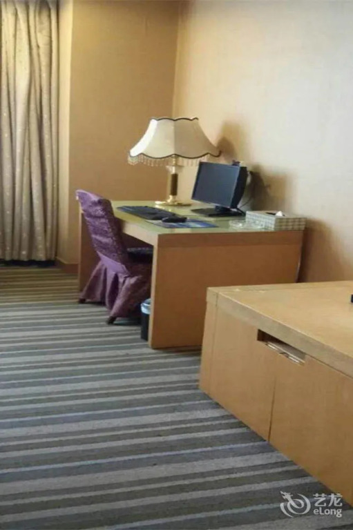 Shidai Wangchao Hotel(咸阳时代王朝大酒店（咸阳湖福园巷子店）)
