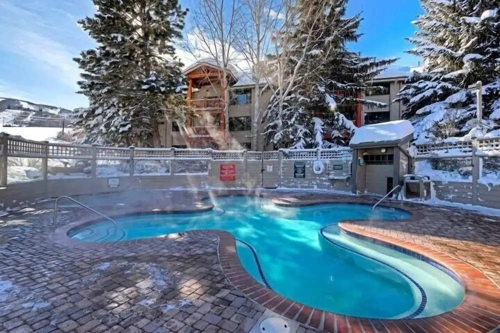 Snow Flower 030 3 Bedroom Condo by RedAwning
