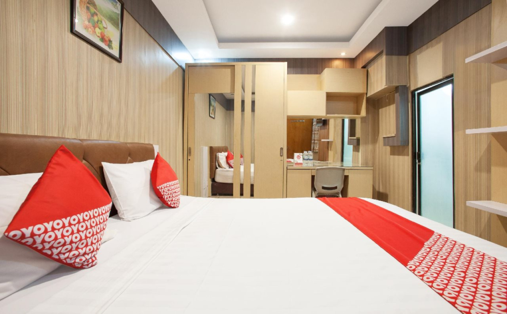 OYO 164 Ang's Residence