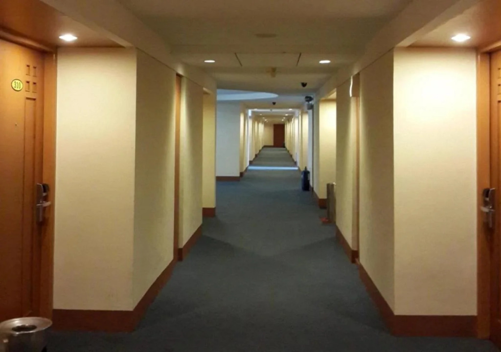 Paradise Hotel
