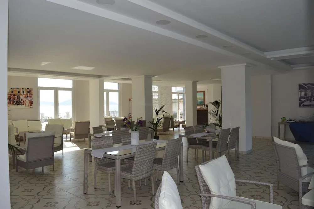 Klaton Beach Hotel