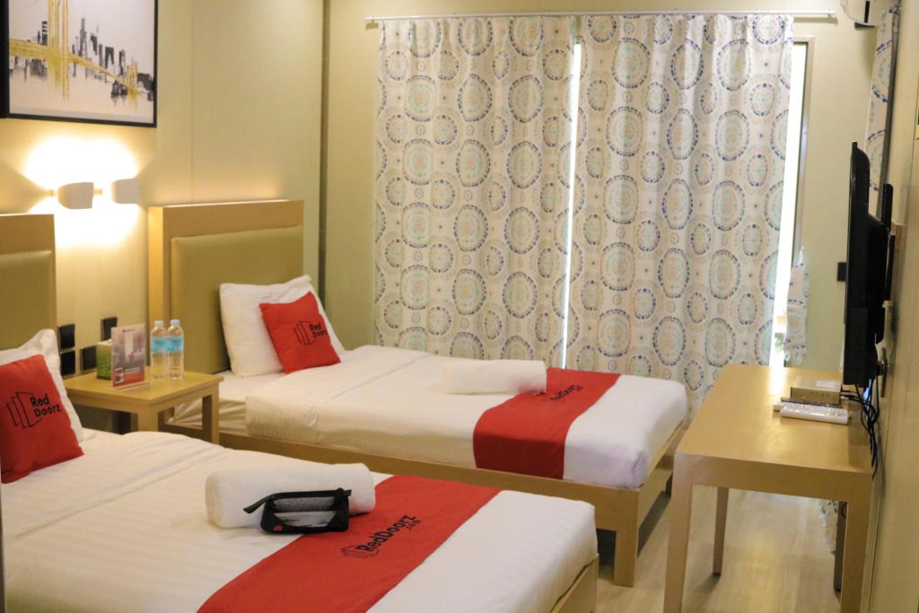 RedDoorz Plus at Moriyama Hotel AS Fortuna Cebu