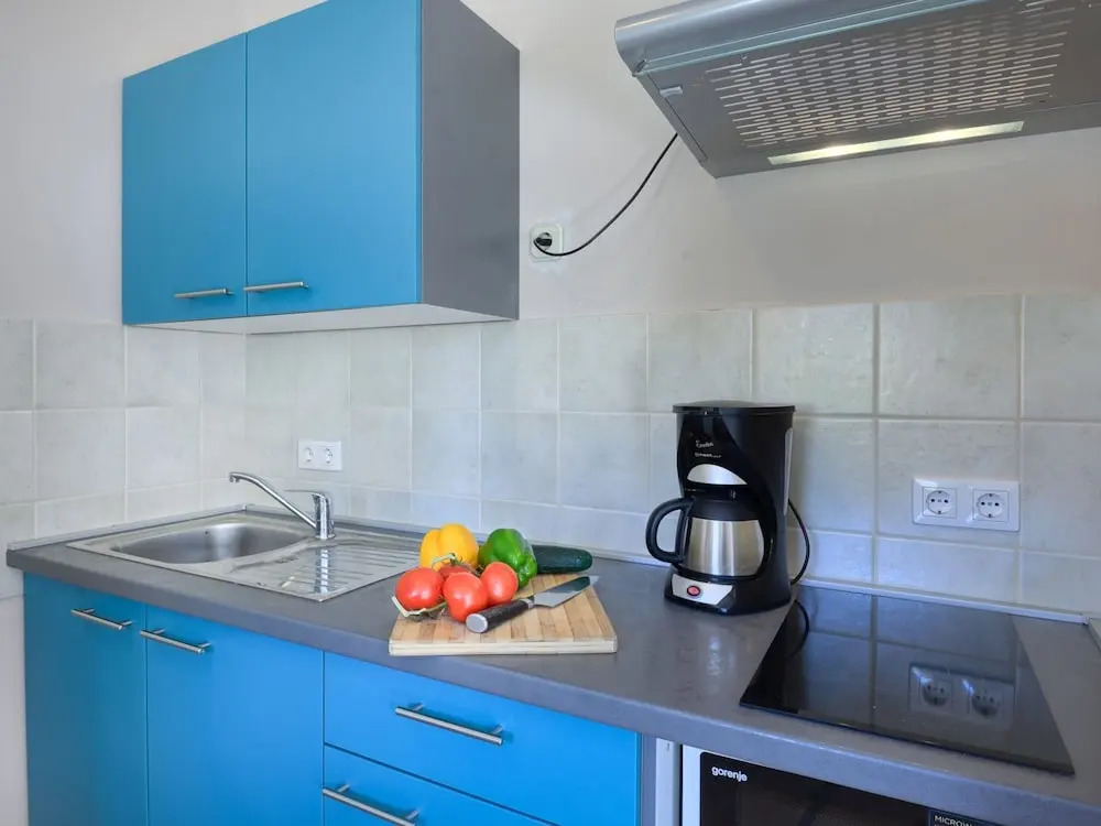 Modern apartment with pool, free Wi-Fi and air conditioning, ideal for a couple