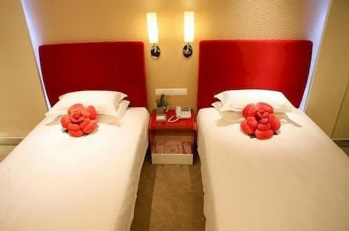 Shengjing Yijia Hotel