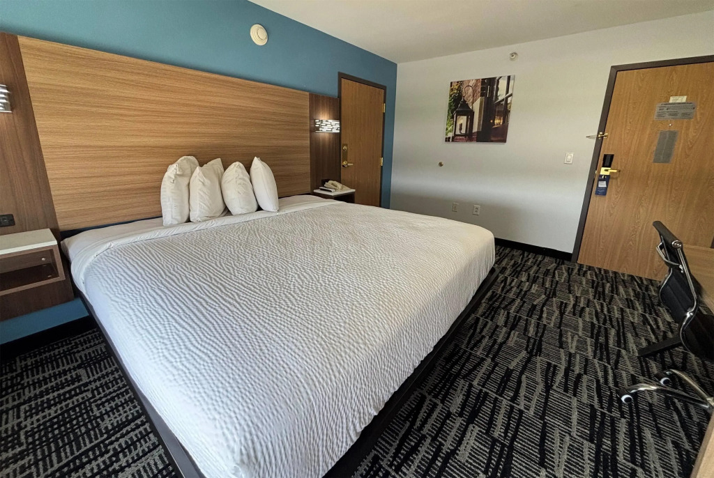 Jacksonville Inn & Suites