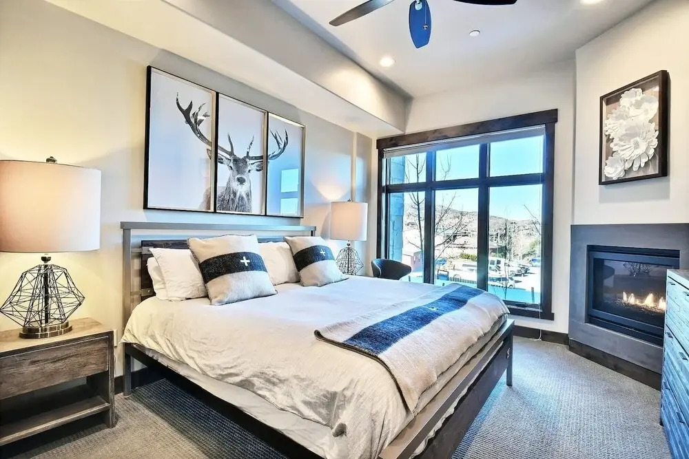 Blackstone Beauty 2 Bedroom Condo by RedAwning