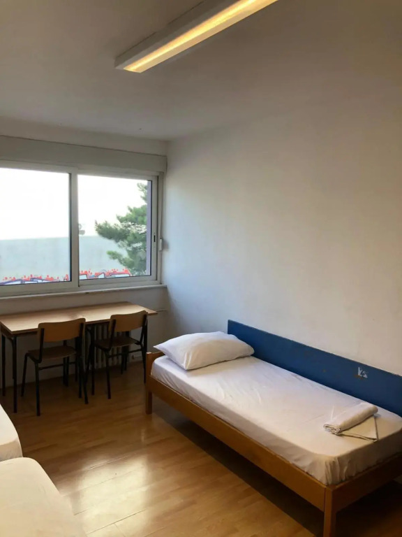 Split Summer Budget Rooms
