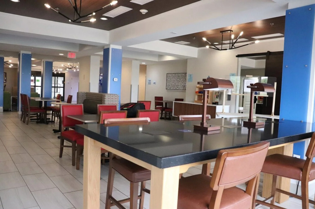Holiday Inn Express Hotel & Suites Crawfordsville by IHG