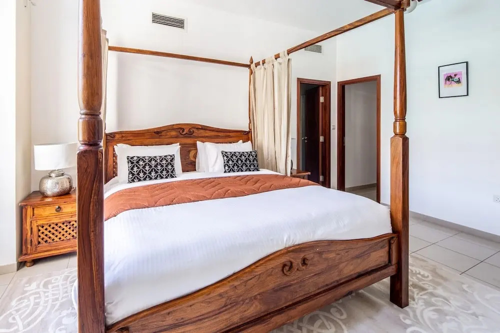 Spectacular 2BR in Upscale Burj Khalifa District