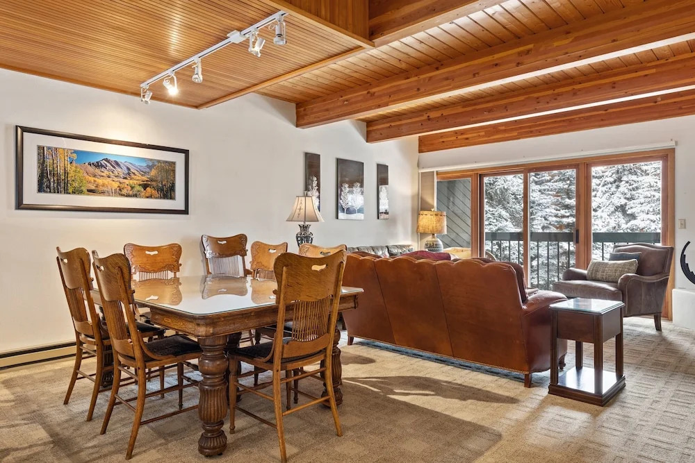 Riverside Condos A103 by Avantstay Condo Close To Downtown, Town Park & Ski Lift #8