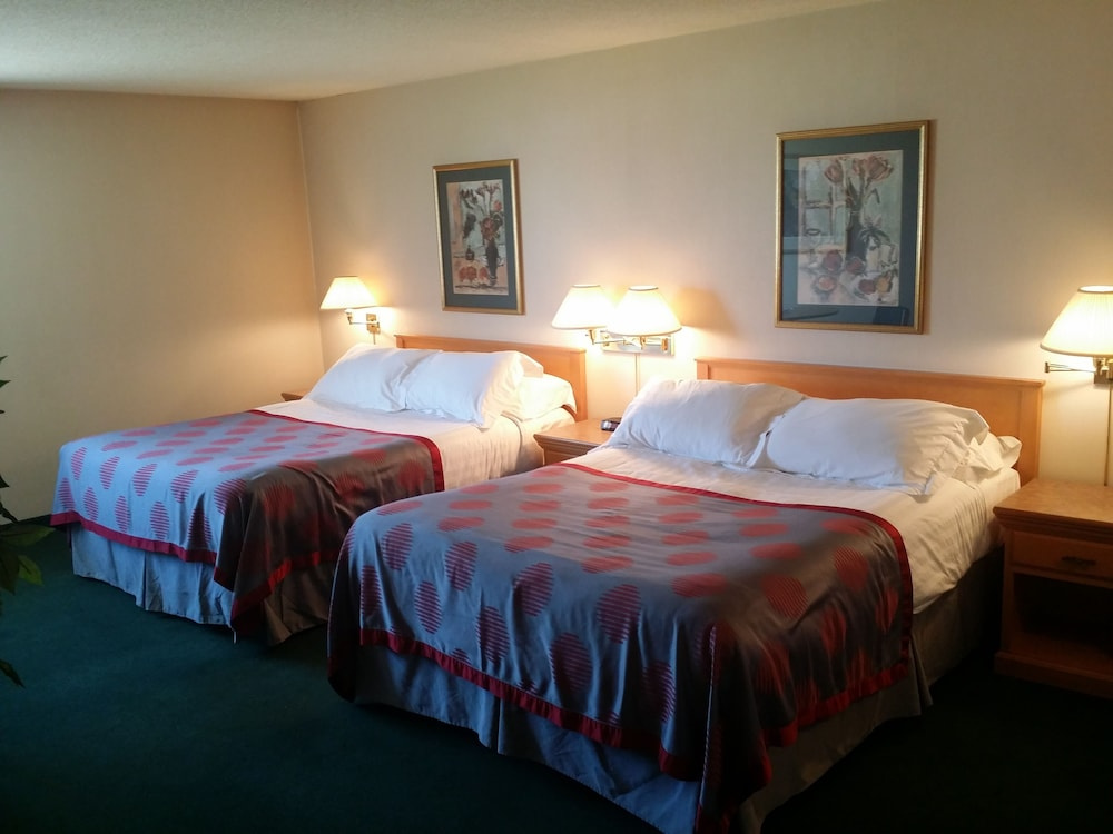 Tamarack Motor Inn