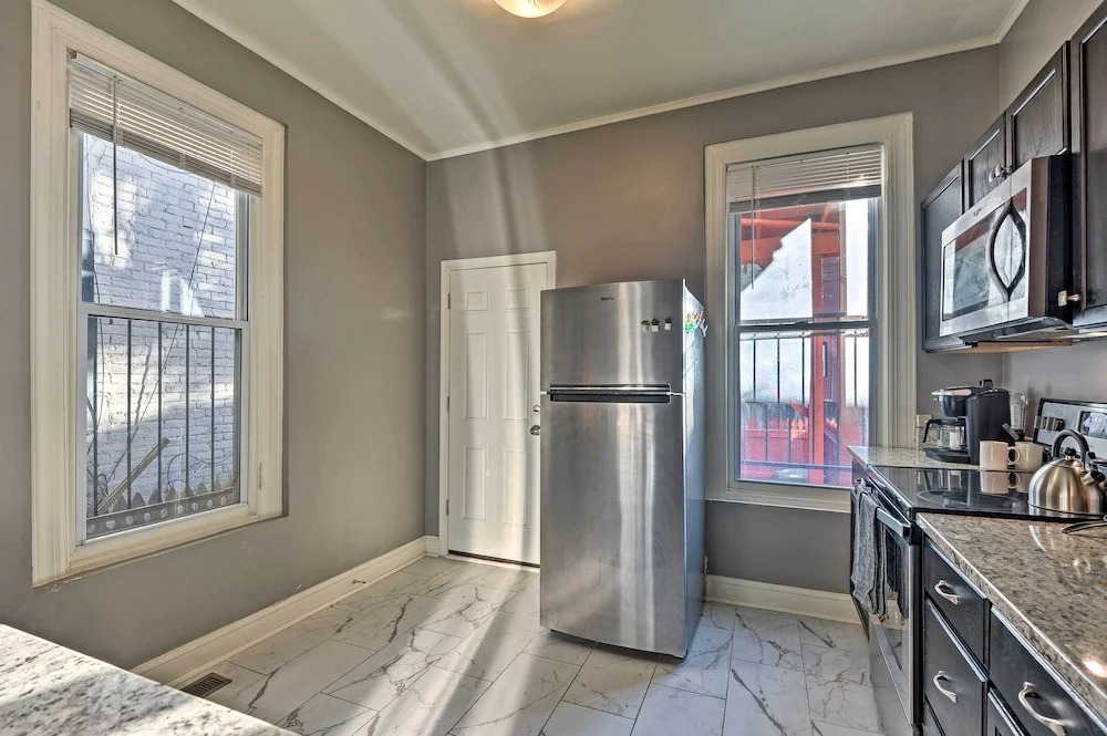 Chic Baltimore Apartment: 2 Mi to Downtown!
