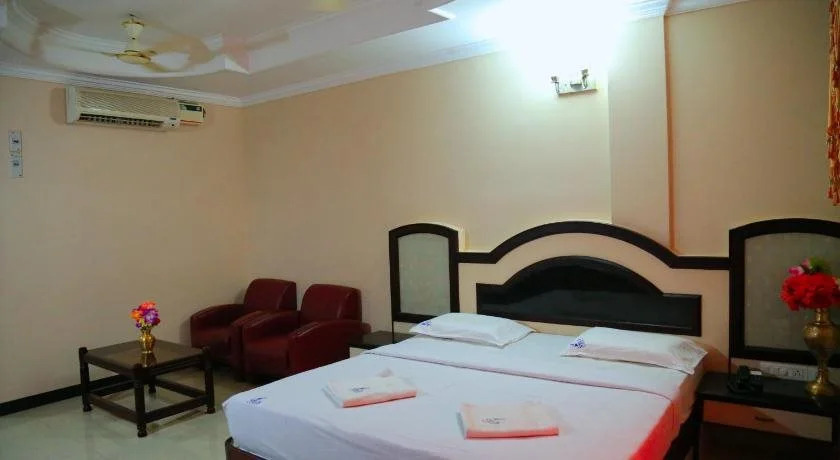 Hotel Vels Court