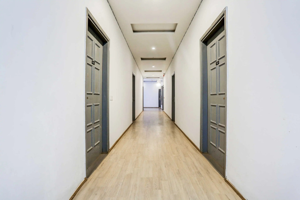 Townhouse Oak Iskcon Temple Rohini