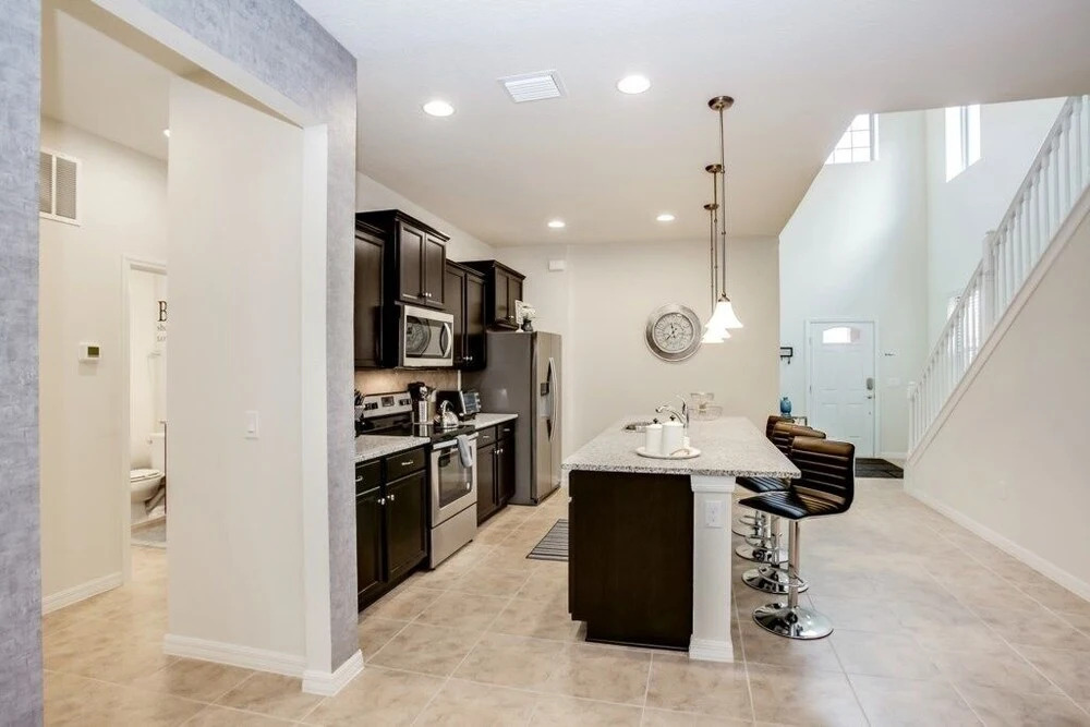 Saltwater Pool Private Pool Luxury Home! 6 Bedroom Home by RedAwning