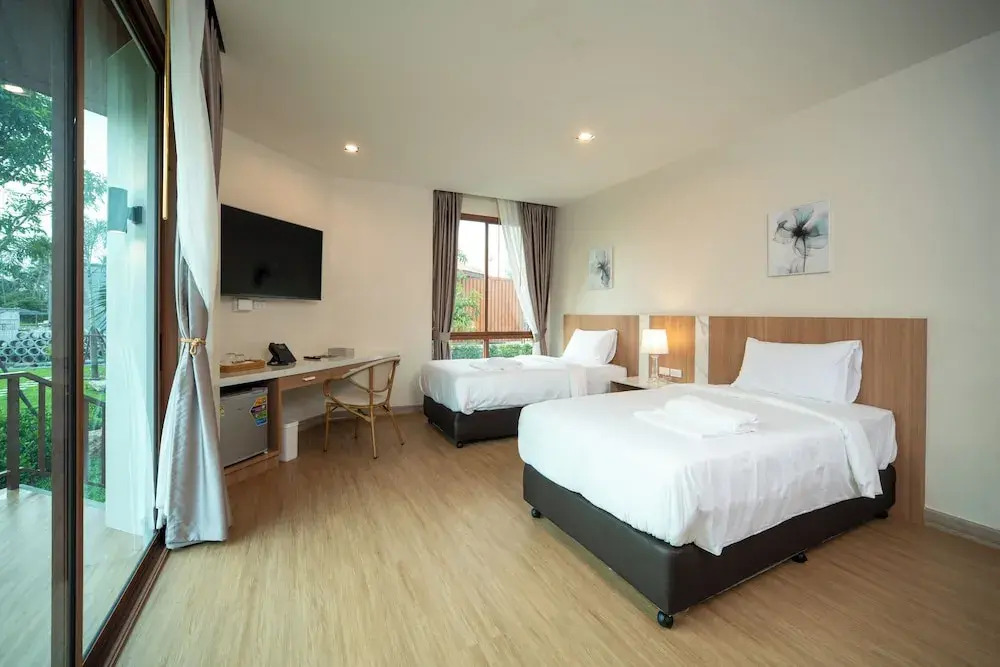 Natural Beach Resort Thasala