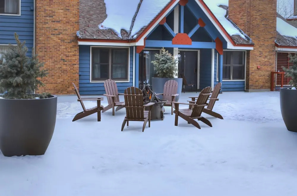 Luminous 2br 2ba - Upscale + Steps To Snowy Fun + Main St 2 Bedroom Condo by RedAwning