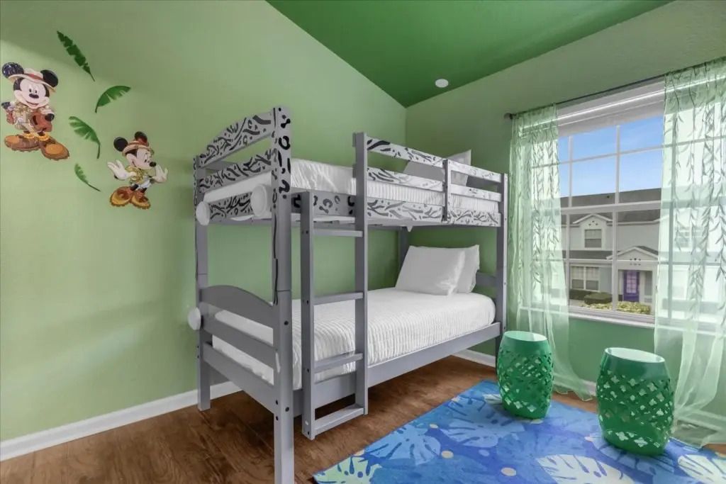3 Bedrooms 3 Bathrooms Windsor Hills 7658 Kc
