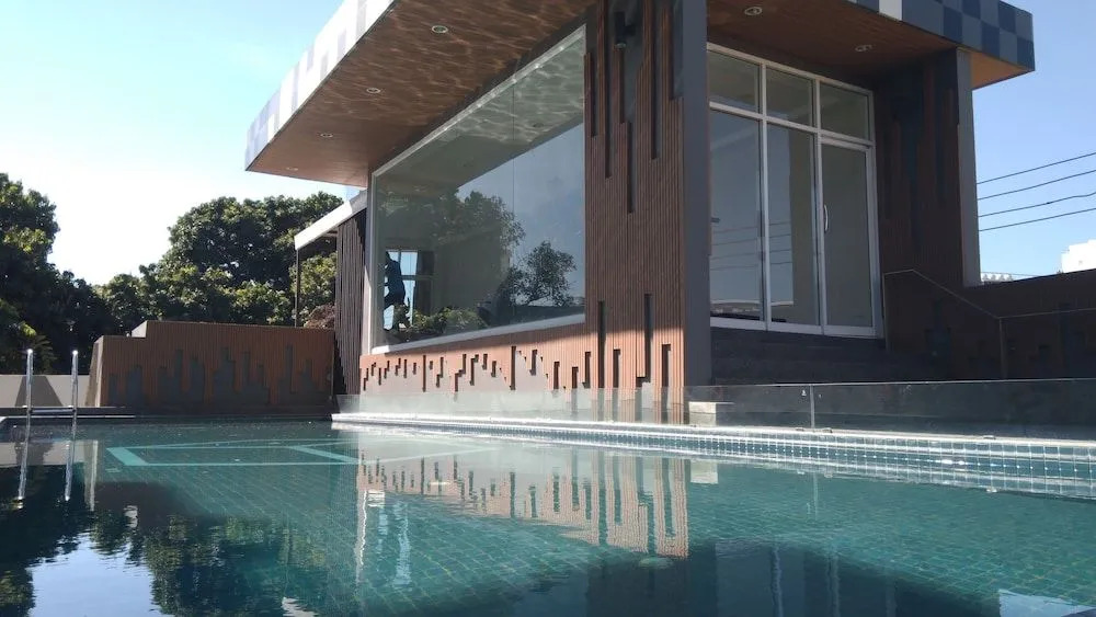 Lolita Nimman home