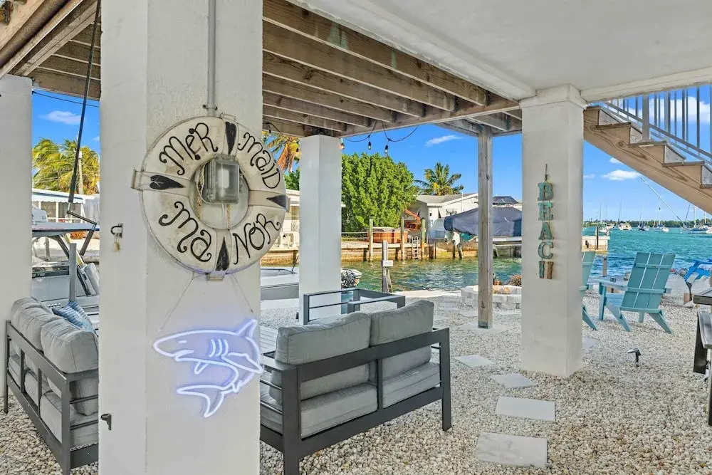 Mermaid Manor Waterfront Haven w Hot Tub Dock