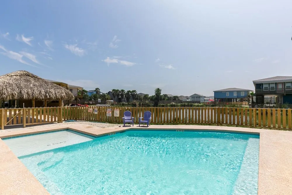 Sea Ya Soon Brand New 4BR 3BA Port A House by RedAwning