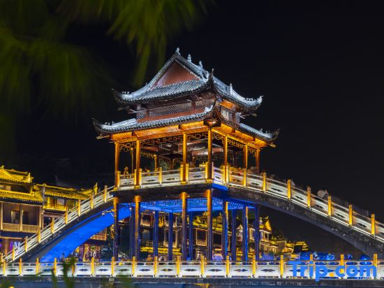 Yuetu Hotel (Phoenix Ancient City)