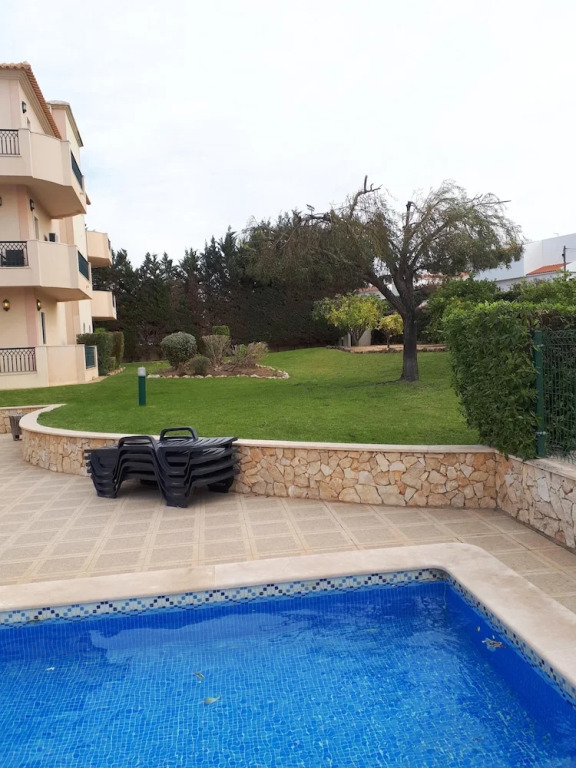 Apartment With one Bedroom in Olhos de Agua, With Shared Pool, Furnished Terrace and Wifi