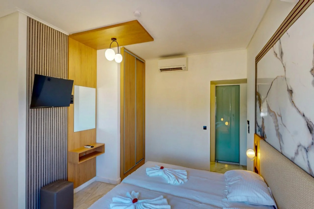 Chrispy Beach Resort, Agia Marina