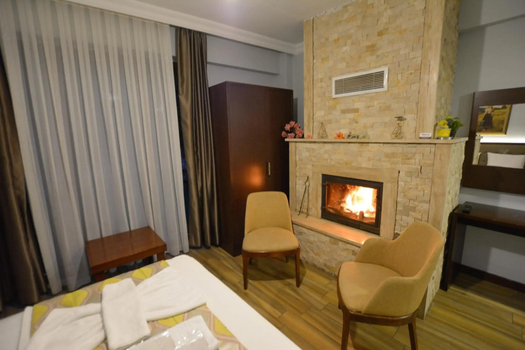 Hill River Hotel