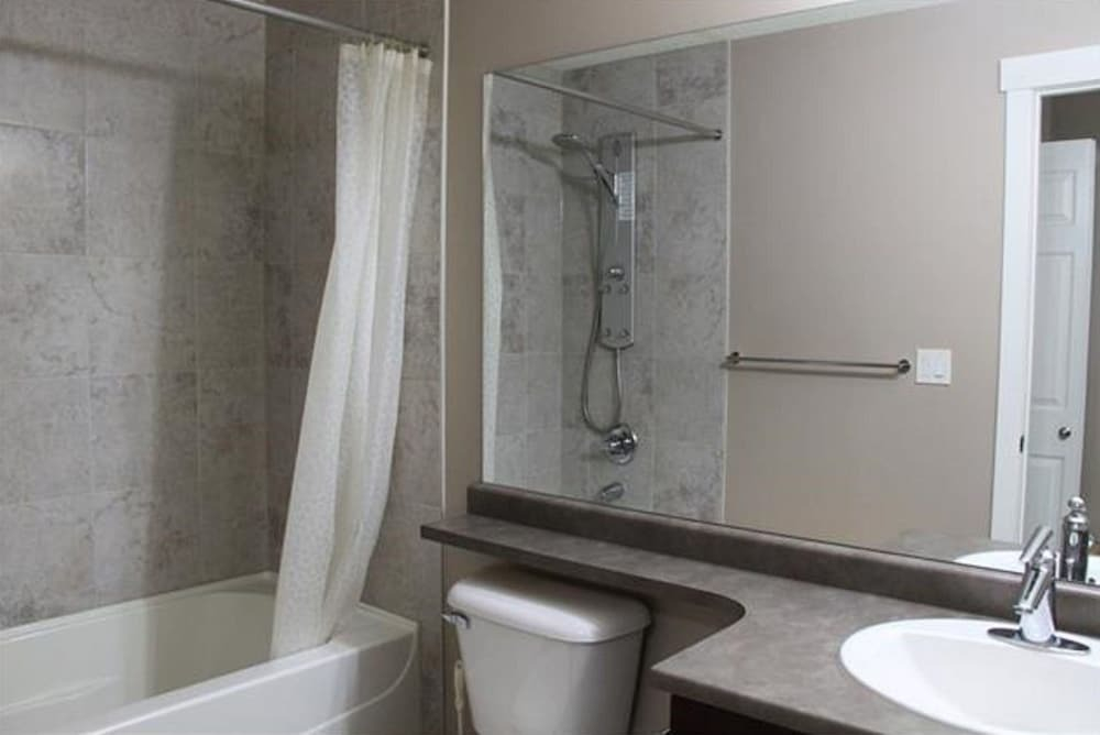 5 Calgary Downtown (2Bdr Suite
