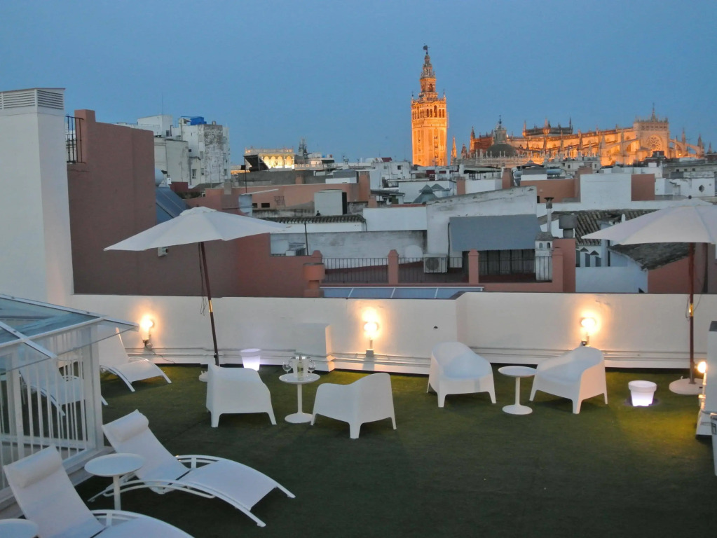 Suites Sevilla Plaza